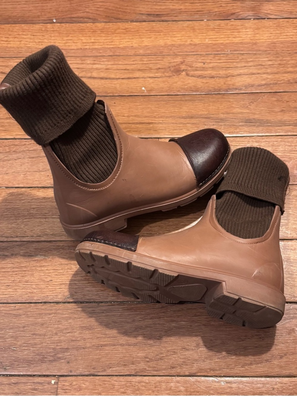 Women’s Brown Two-Tone Waterproof Pull-On Winter Boots